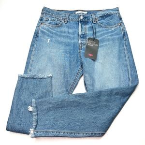 Levis | High Rise Wedgie Straight Distressed NWT Size 32